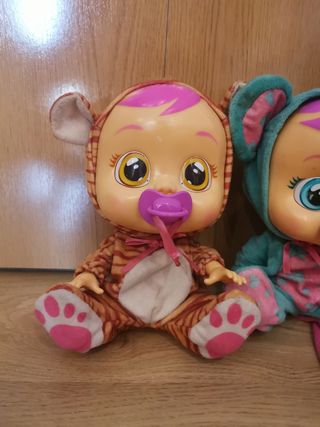 2 Bebes llorones grandes