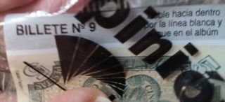 Billetes de 5 y 25 pesetas más moneda