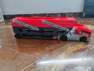 Camión transportador coches Hotweels