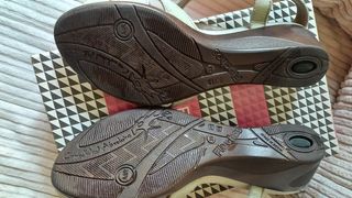 Sandalia de señora en piel