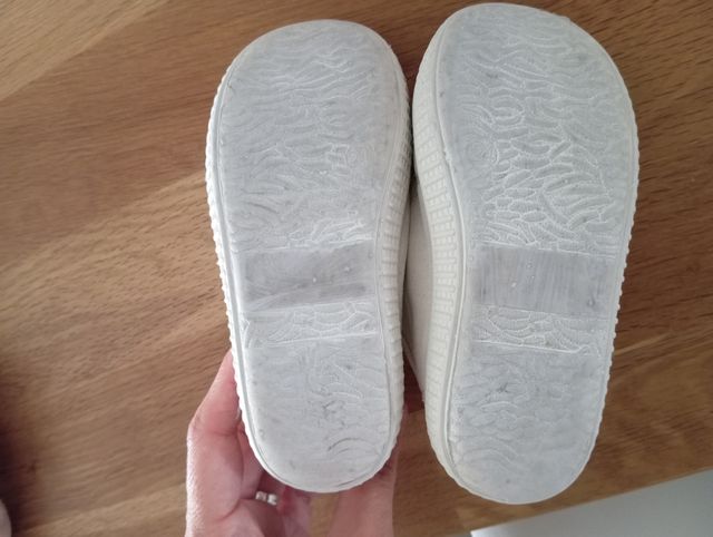 Lonetas beigs niños talla 24