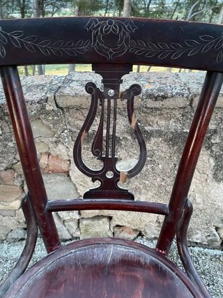 Silla antigua regulable para piano
