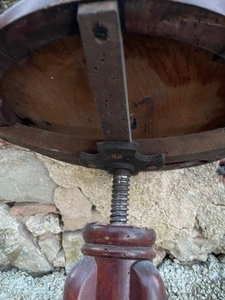 Silla antigua regulable para piano