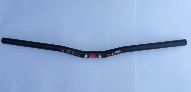 Manillar fibra de carbono.