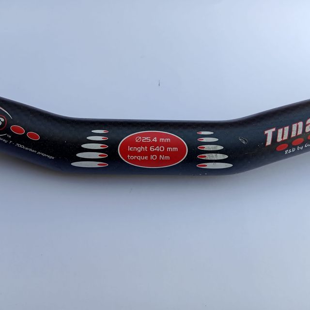 Manillar fibra de carbono.