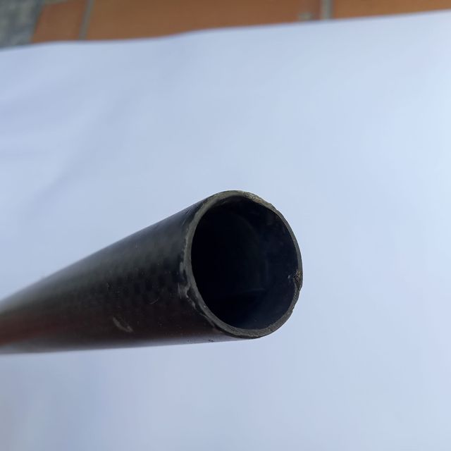 Manillar fibra de carbono.