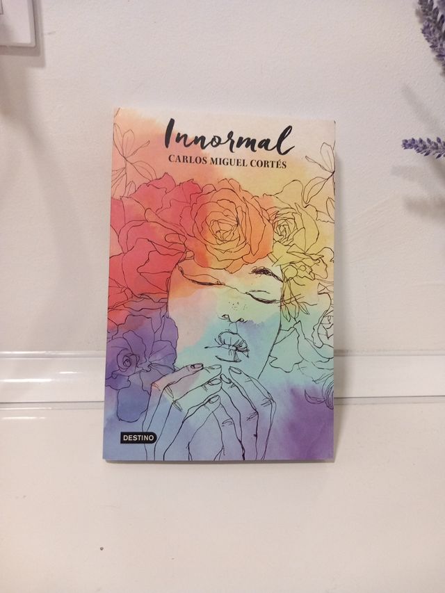 Libro "Innormal" de Carlos Miguel Cortés