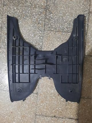 Pedana poggiapiedi scarabeo 100 2009 4T 