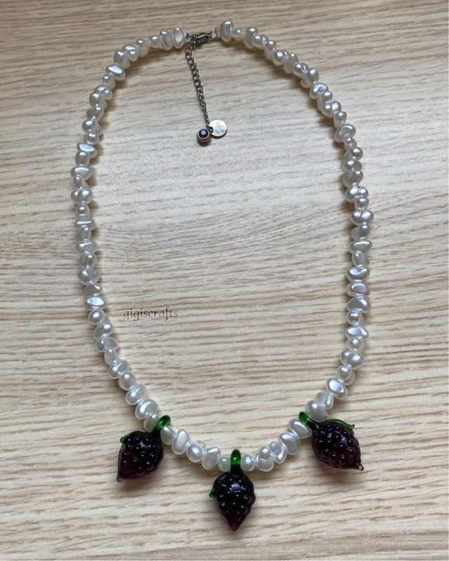 Collar artesanal de perlas y vidrio