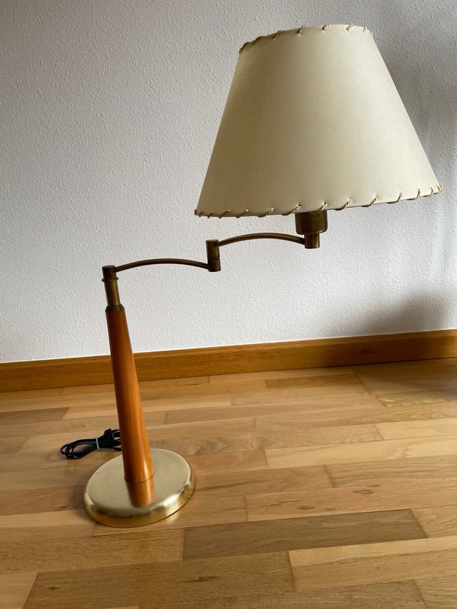 Lampara sobremesa en perfecto estado