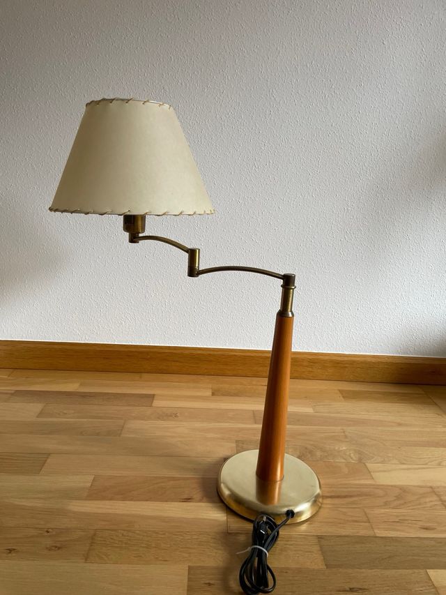 Lampara sobremesa en perfecto estado