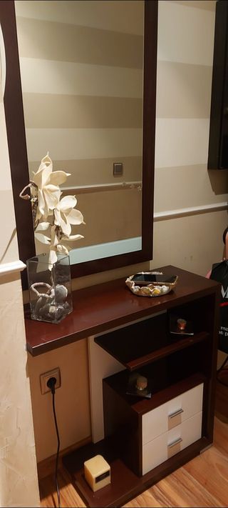 Se vende mueble de entrada de madera
