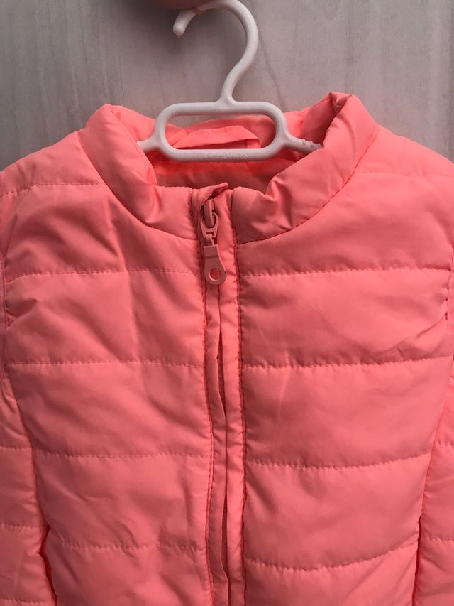 Chaleco de color fluor. NUEVO. Talla 3 años