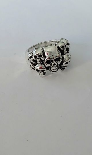 Anillo múltiples calaveras para hombres