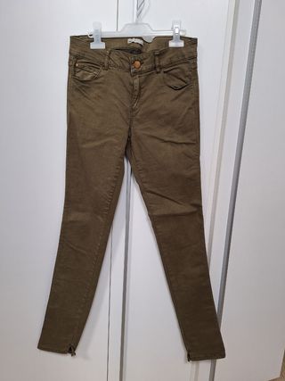 Pantalón skinny pitillo verde militar 38