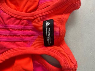 TOP DEPORTIVO ADIDAS, S