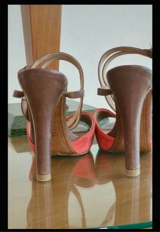 Sandalias tacon Uterqüe talla 39. Piel