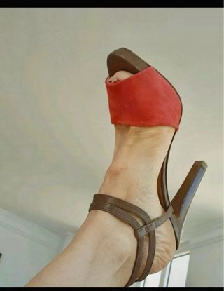 Sandalias tacon Uterqüe talla 39. Piel