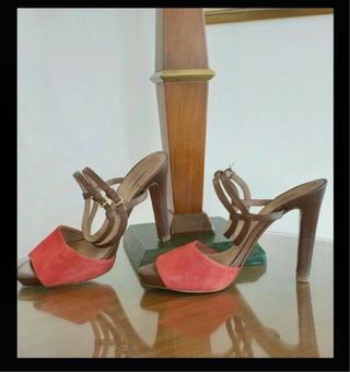 Sandalias tacon Uterqüe talla 39. Piel
