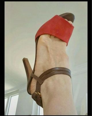 Sandalias tacon Uterqüe talla 39. Piel