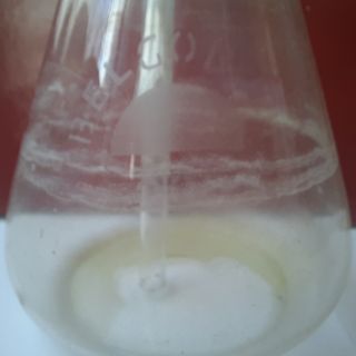 Antiguo matraz de laboratorio