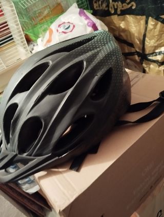 Patinetes, casco y protector para el casco 