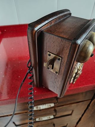 Teléfono antiguo