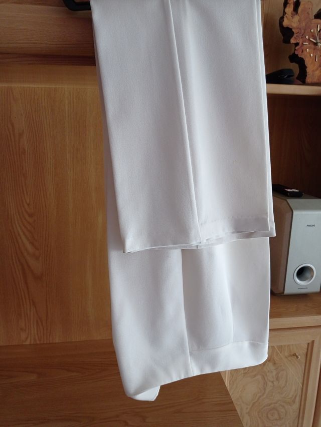 Pantalón blanco de vestir,talla42, no ha