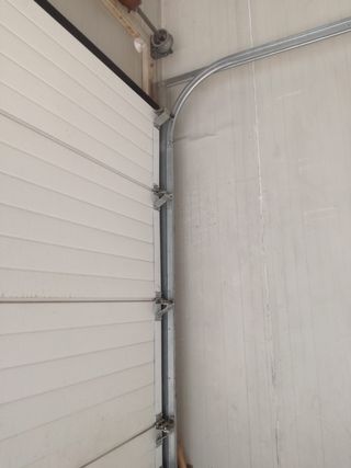 Puerta garaje o camara frigorifica