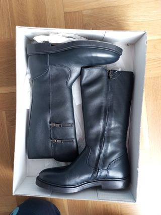 Botas altas piel Yowas española talla 35