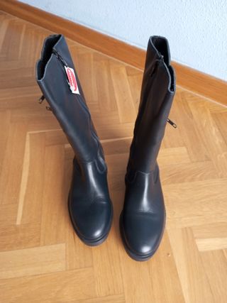 Botas altas piel Yowas española talla 35