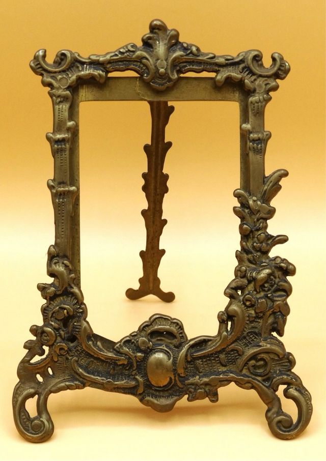 Portarretratos de bronce  estilo Art Nouveau