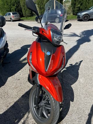 Piaggio Beverly 400 S HPE.