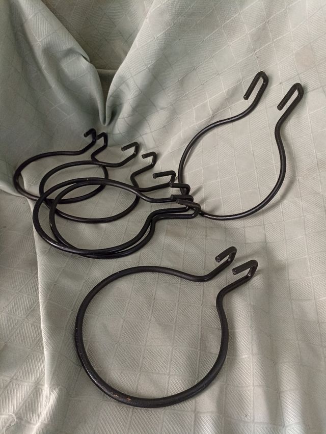 6 soportes para balcón de hierro negro.