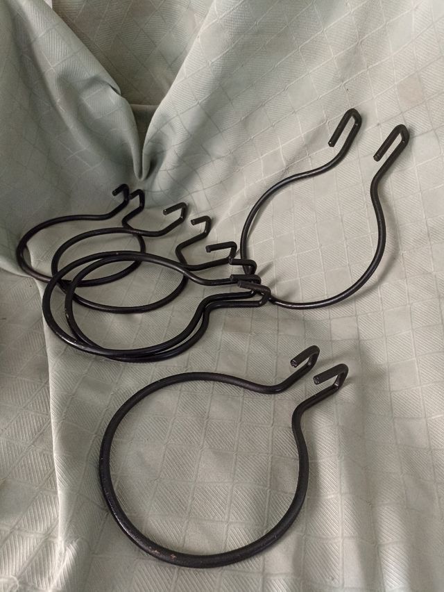 6 soportes para balcón de hierro negro.