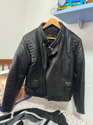 Chaqueta de moto de piel