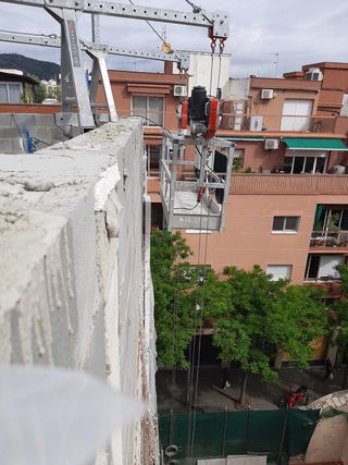 ALQUILER Y MONTAJE DE ANDAMIOS COLGANTES