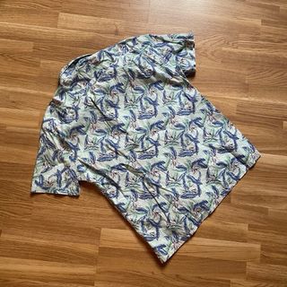 Camisa hawaiana L