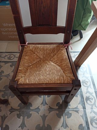 Sillas y mesa de roble macizo en Madrid