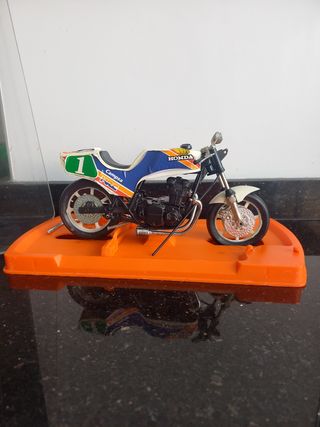 Moto maqueta Sito Pons 1988