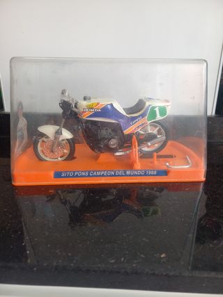 Moto maqueta Sito Pons 1988