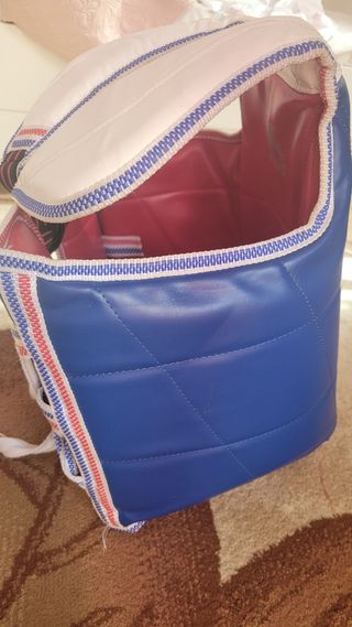 Peto y casco de takwondo