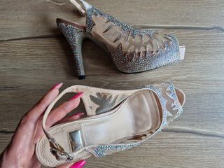 Zapatos de fiesta. Tamaño 37. 