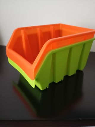 Set 2 contenitori in plastica
