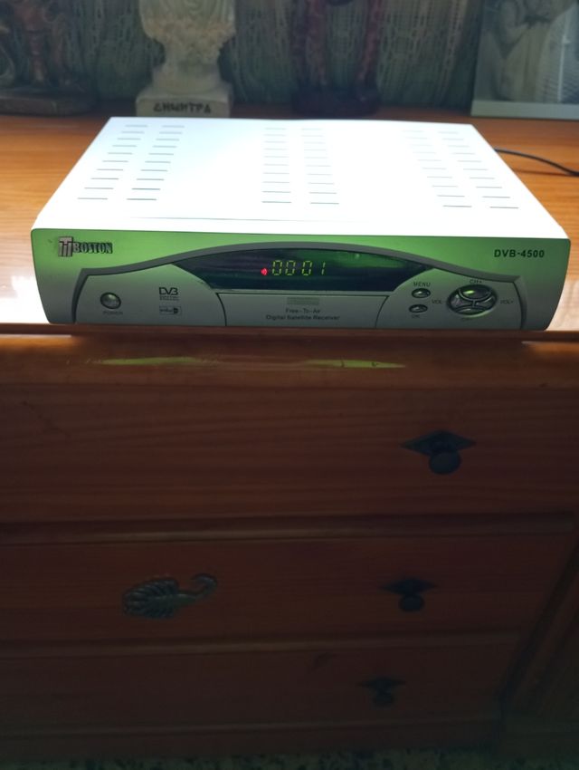 Receptor satélite Boston DVB-4500