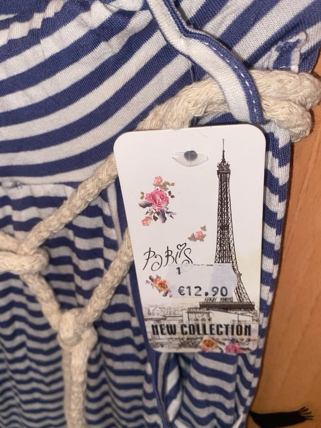 Falda larga estilo marinera con etiqueta