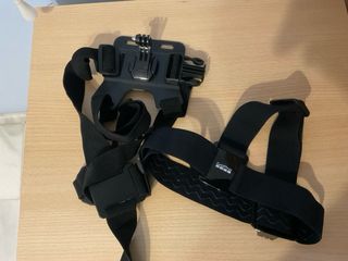 GoPro Hero 11 + Baterías + Accesorios