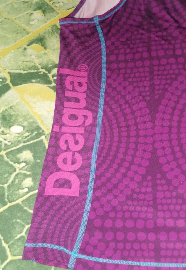 T 36 Desigual, camiseta deportiva elástica