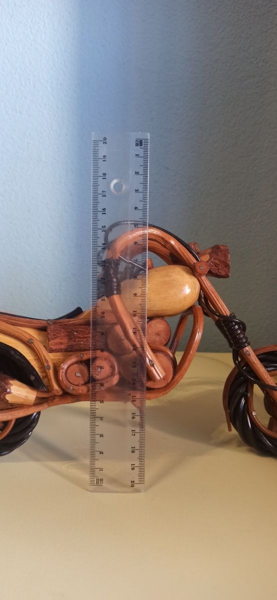 Moto Harley-Davidson in legno