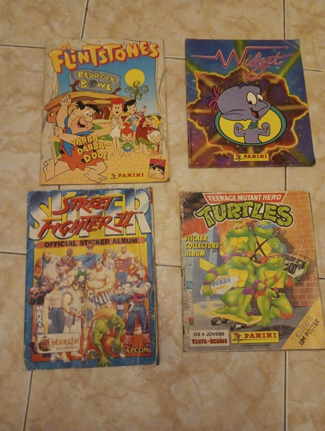 3 cadernetas de cromos incompletas